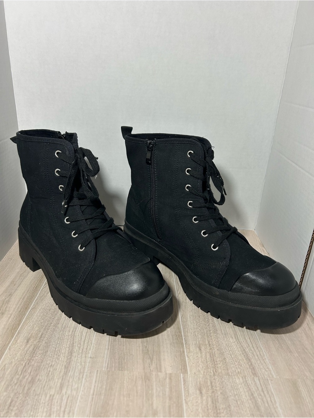 Torrid | Lace Up Chunky Sole Combat Boots Platform 13WW